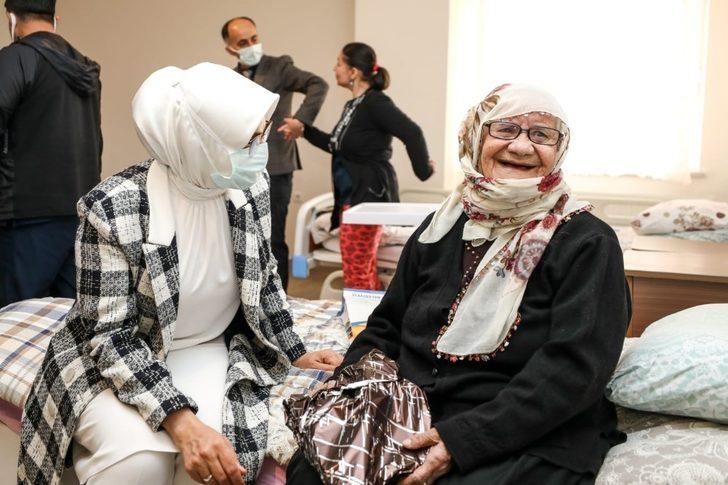 Kadın ve Aile Hizmetleri Dairesi Başkanlığı yaşlıları unutmadı G4