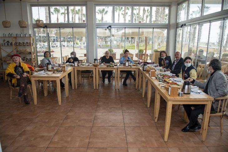 Büyükşehir Belediyesi, 65 yaş üstü vatandaşları Yöreden Kafede ağırladı G2