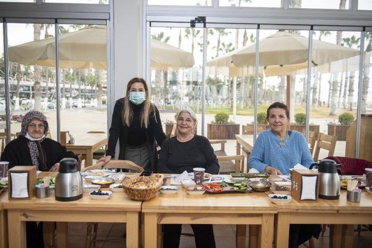 Büyükşehir Belediyesi, 65 yaş üstü vatandaşları Yöreden Kafede ağırladı G4