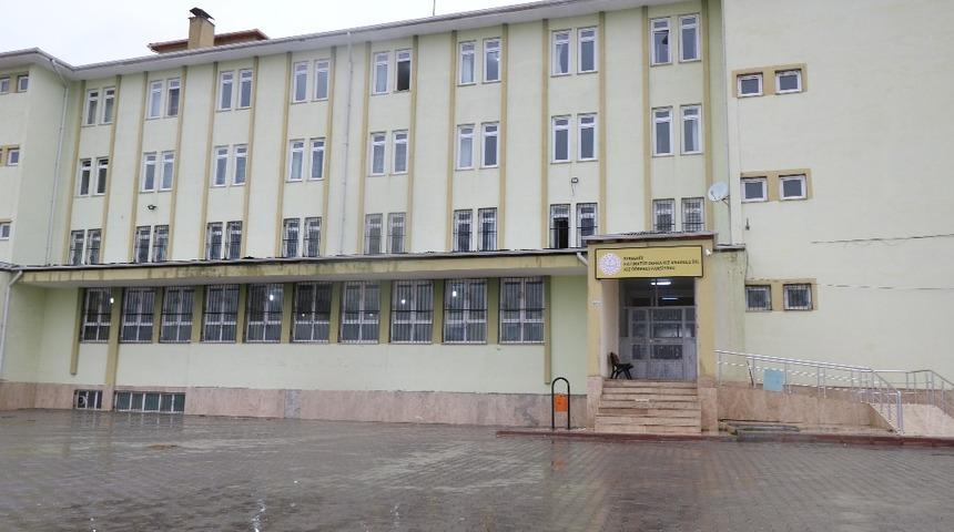 Kırşehir’de, 2 eğitim kurumunda koronavirüs arası