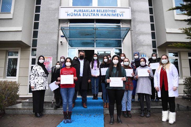 Pursaklar Hüma Sultan Hanım Evi’nde sertifika heyecanı G4