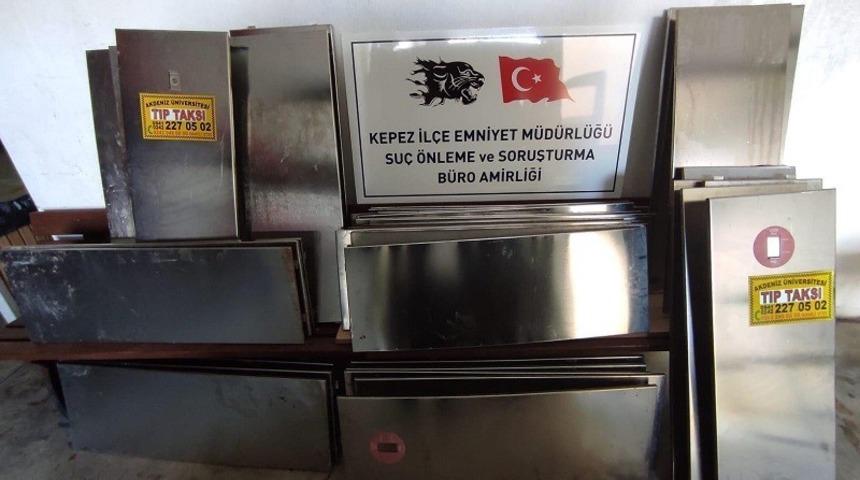 Belediyeye ait 39 adet krom kapağı çalan şüpheli tutuklandı