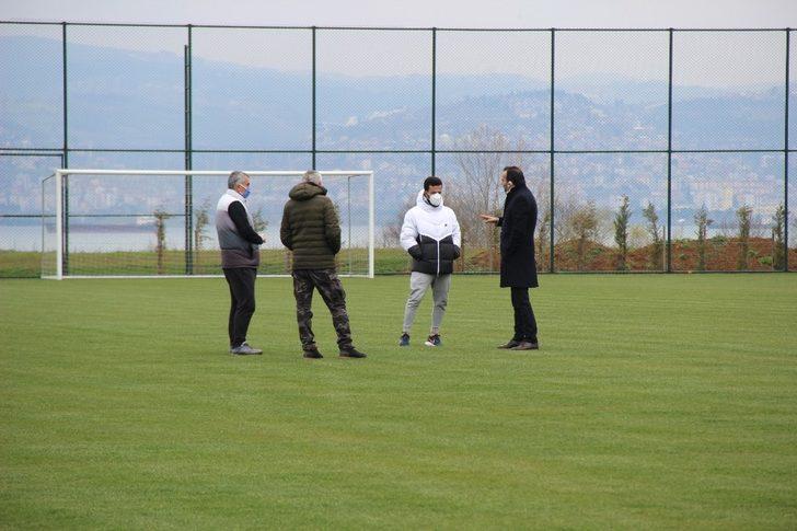 Boş araziyi kamyonlar dolusu malzeme ile dev spor tesisine dönüştürdüler G4