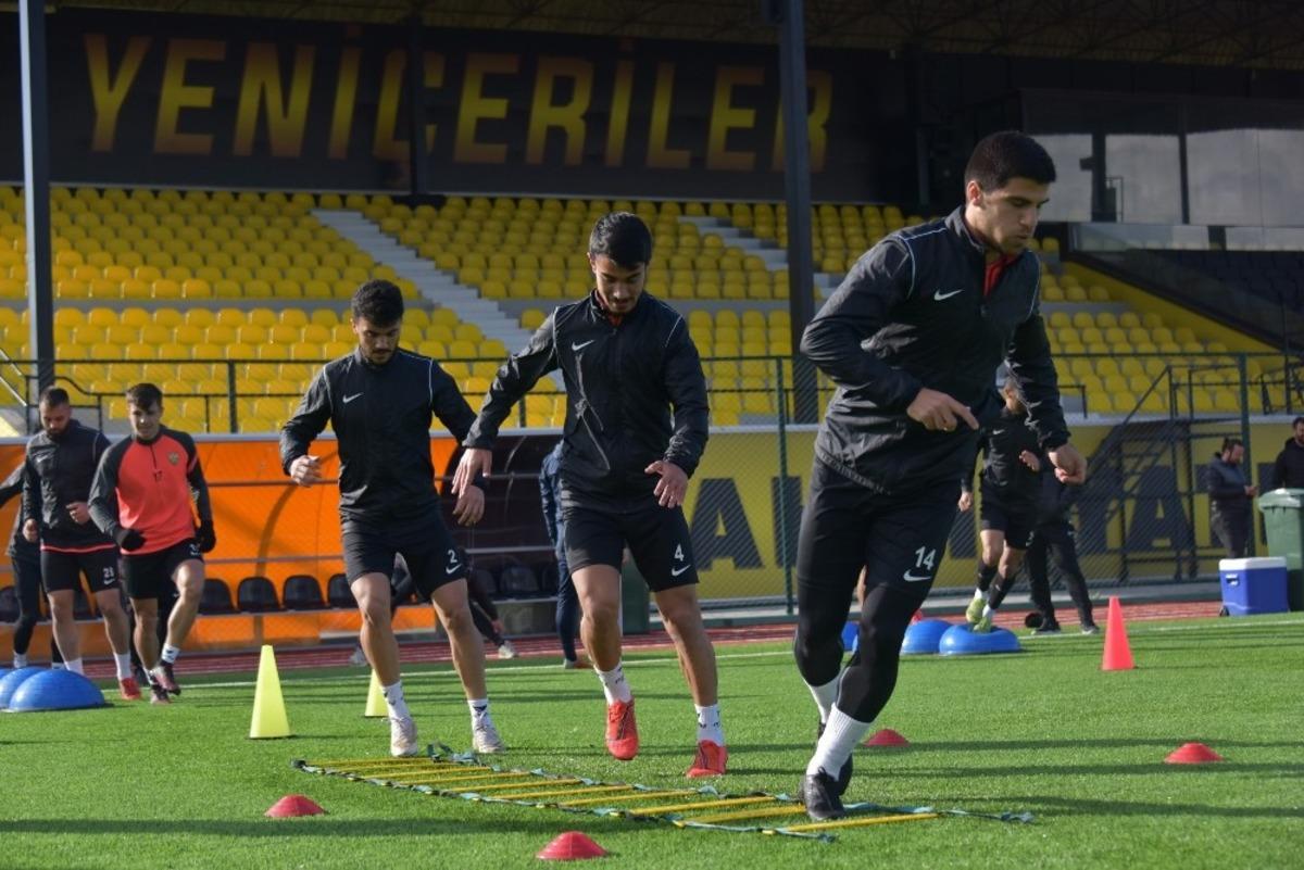 Aliağaspor FK, Antalya&rsquo;da kampa giriyor