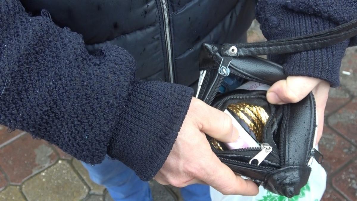 (&Ouml;zel) &Ccedil;&ouml;pte ziynet ve para dolu &ccedil;anta buldu, "insanlık &ouml;lmemiş" dedirtti