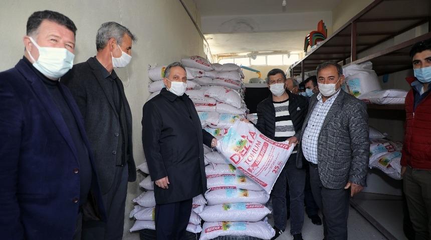 Talas &ccedil;ift&ccedil;isine tohum desteği artarak s&uuml;r&uuml;yor