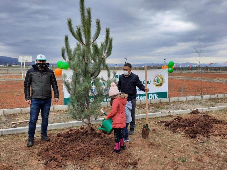 Bingöl’de bin 200 adet fidan toprakla buluşturuldu G2
