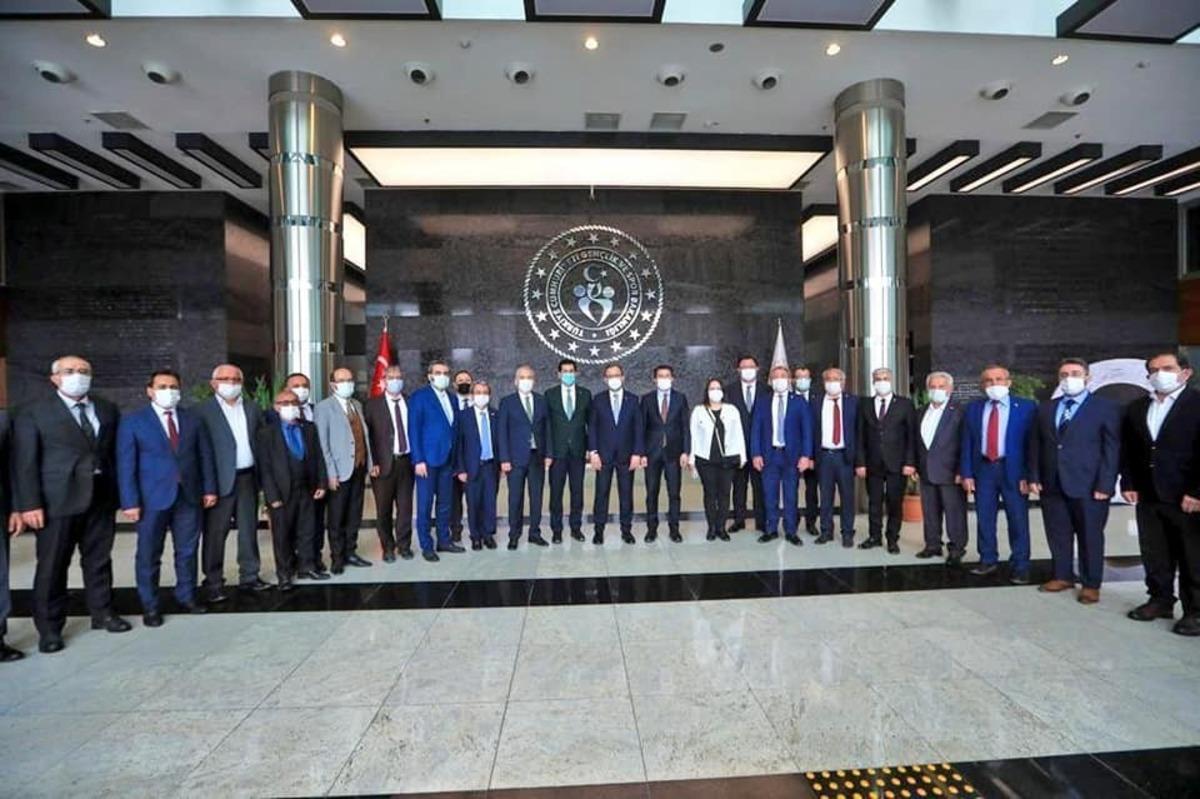 Denizli tarihinin en b&uuml;y&uuml;k gen&ccedil;lik ve spor yatırımı i&ccedil;in protokol imzalandı