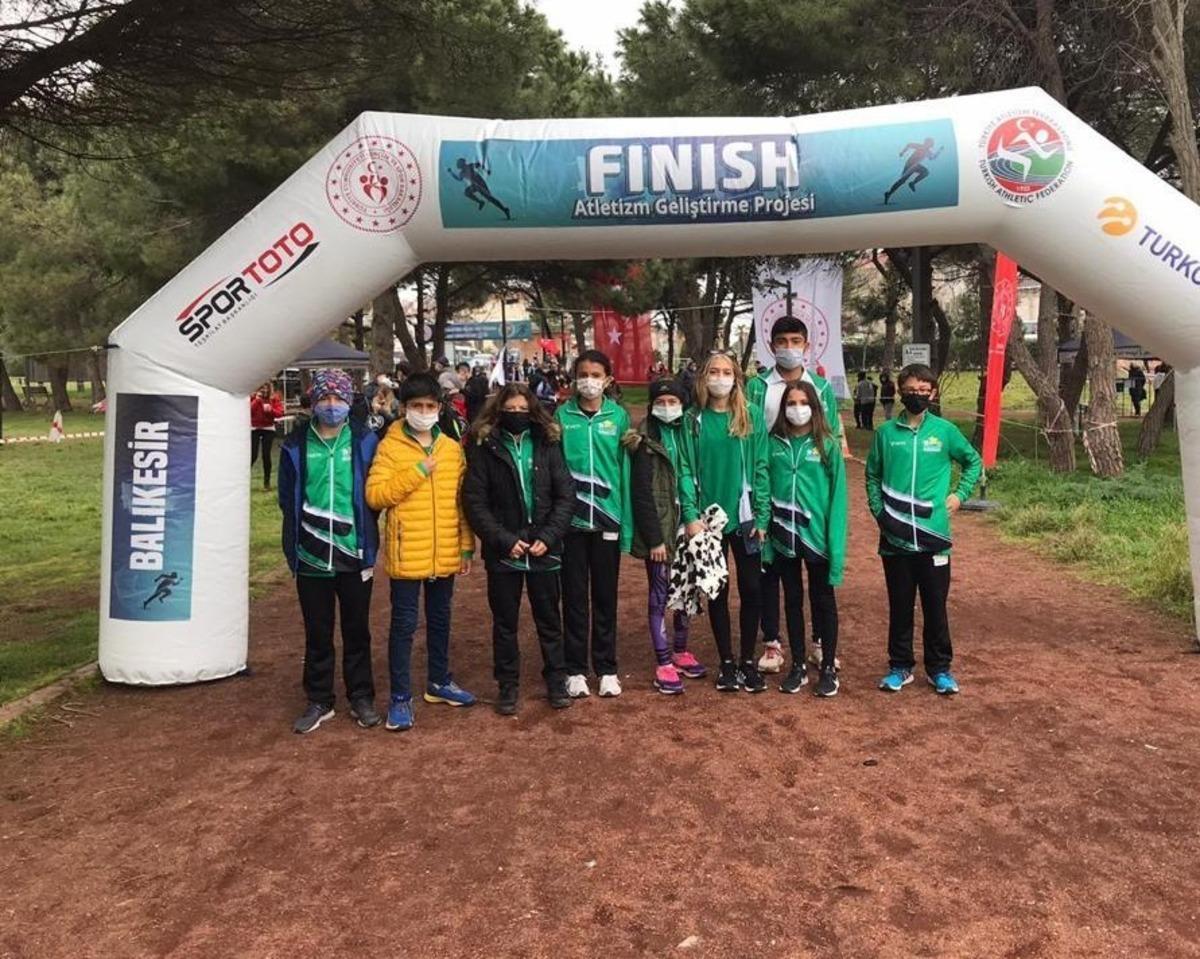 Denizlili atletler Bandırma&rsquo;da koştu