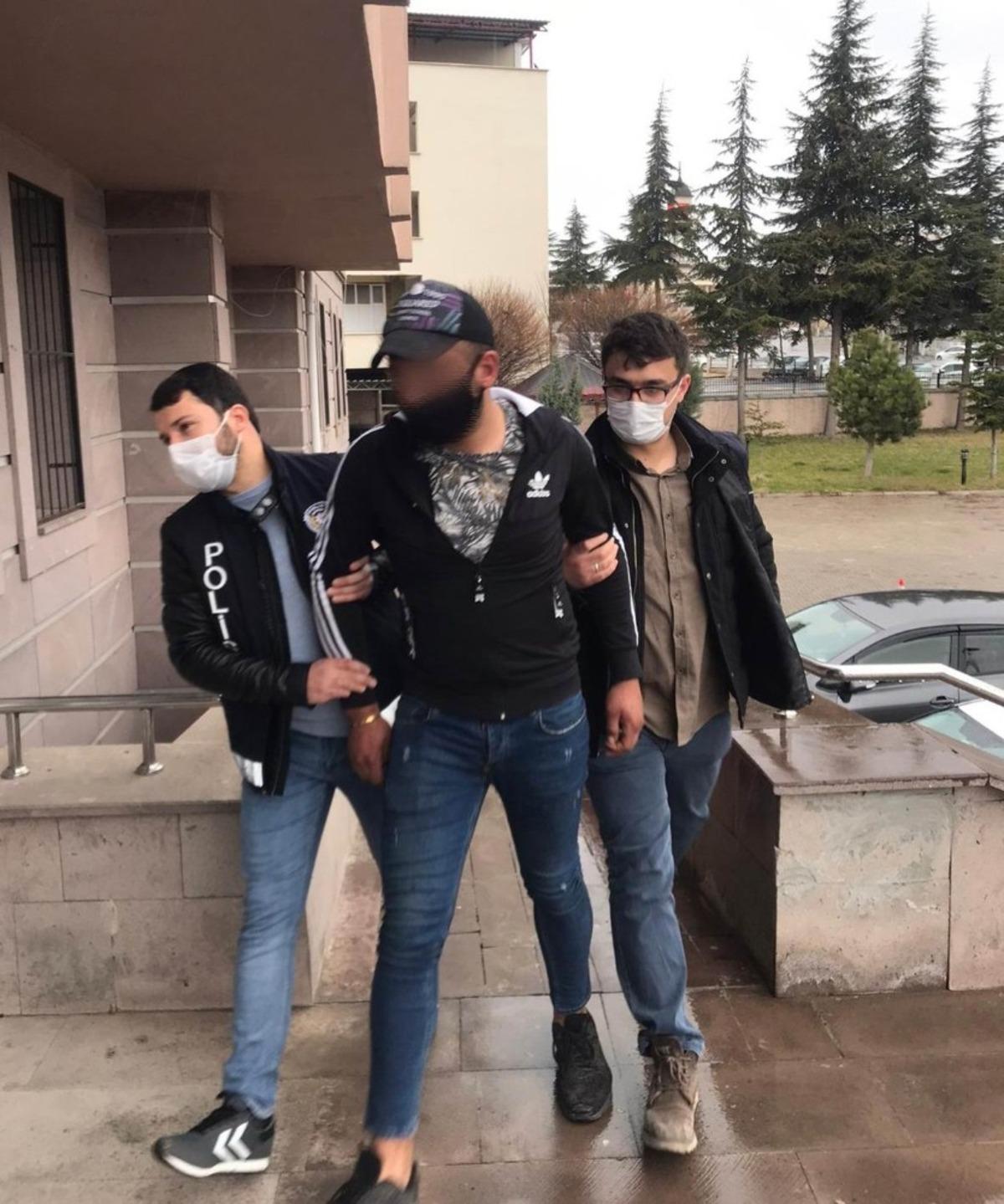 Konya&rsquo;da evin bah&ccedil;esinden motorlu testere &ccedil;alan 2 ş&uuml;pheli yakalandı