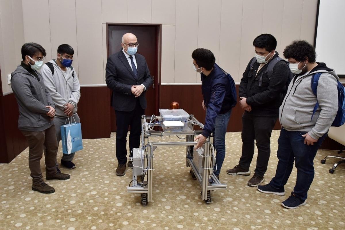 Manisa CB&Uuml;&rsquo;l&uuml; &ouml;ğrenciler yapay zekalı tarım robotu geliştirdi