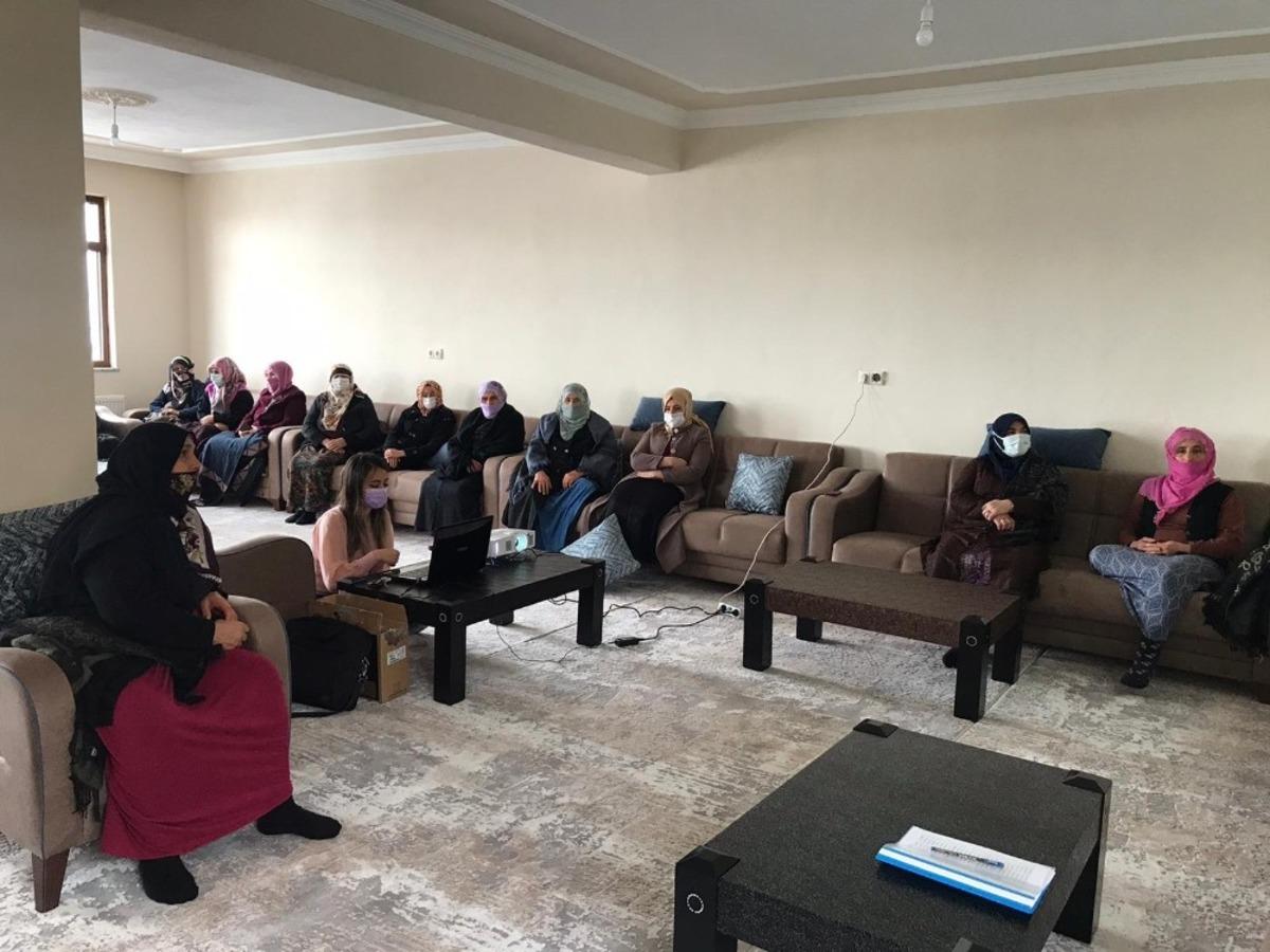 G&uuml;m&uuml;şhane&rsquo;de Halk Eğitimi Kursları k&ouml;yl&uuml;n&uuml;n ayağına kadar gidiyor