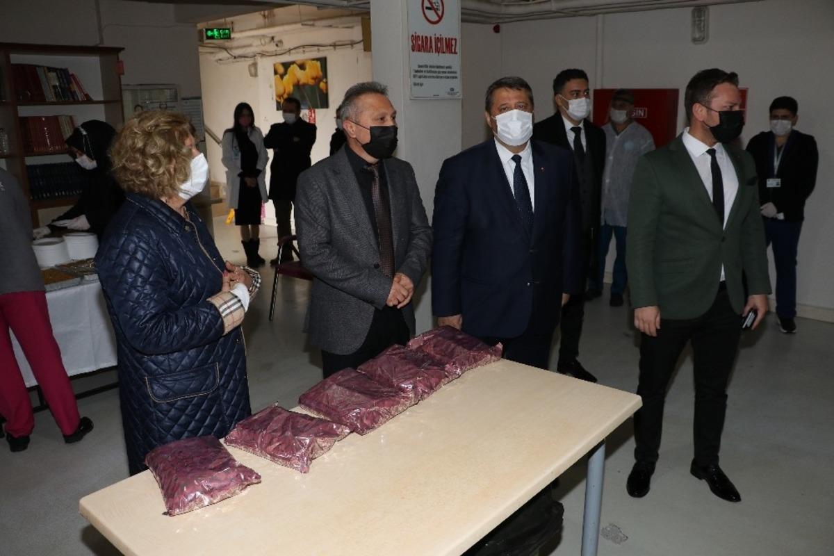 Manisa&rsquo;da huzurevi sakinlerine anlamlı ziyaret