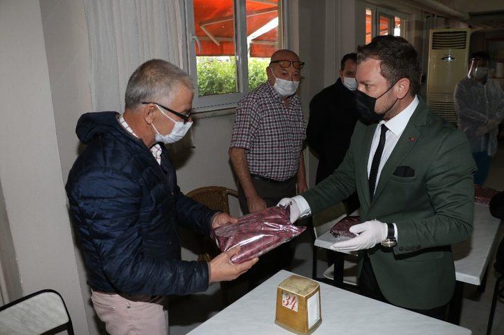 Manisa’da huzurevi sakinlerine anlamlı ziyaret G4