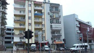 Cinayette kan donduran detay! Eşini öldürmek için halat sarkıttığı evin camına ‘af yok’ yazmış