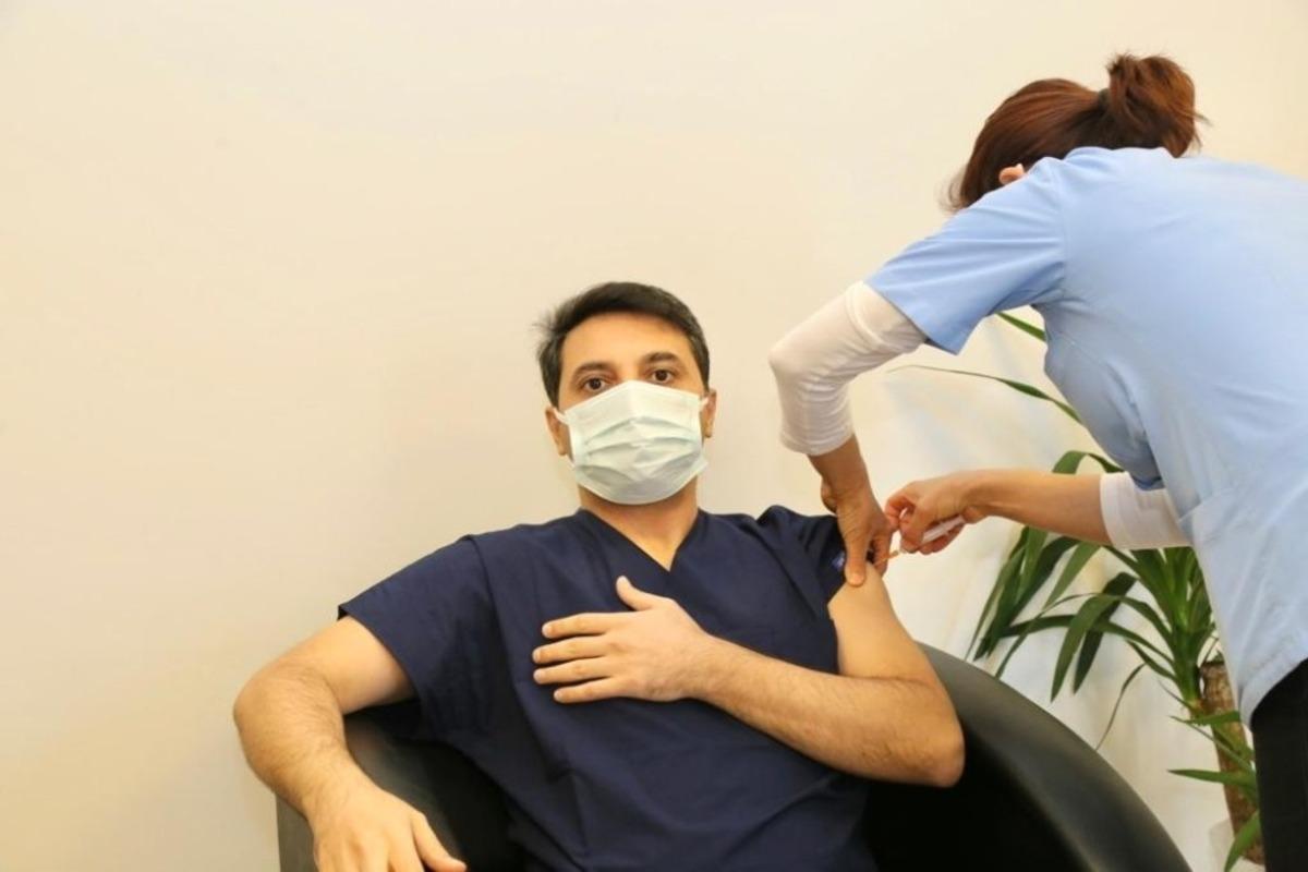 Kaymakam &Uuml;nsal Covid-19 aşısını yaptırdı