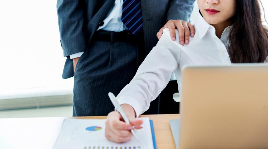 Mecliste skandal! Kadın vekilin masasında mastürbasyon yaptı