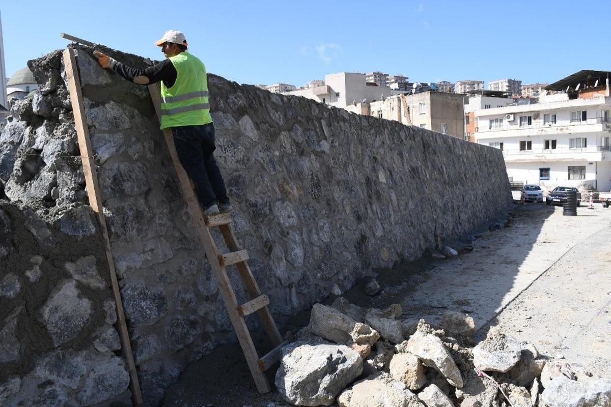 İki&ccedil;eşmelik Mahallesi&rsquo;nde yağmur suyu hattı &ccedil;alışmaları devam ediyor