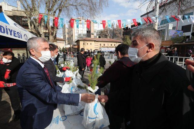 Şahinbey’de 150 bin fidan dağıtılıyor