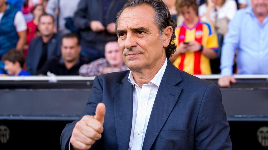 Teknik direktör Prandelli, Fiorentina'daki görevinden ayrıldı