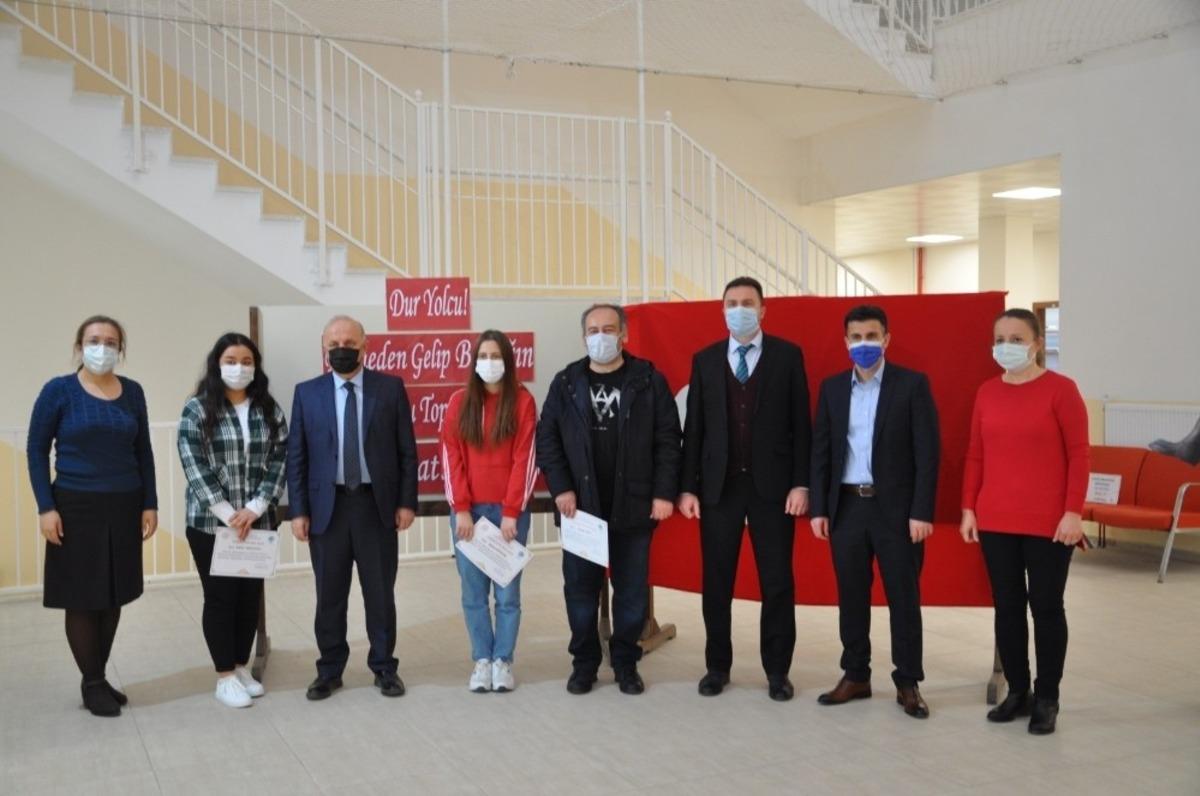 Boz&uuml;y&uuml;k&rsquo;ten 3 okul T&Uuml;BİTAK yarışmasında b&ouml;lge finallerine kaldı