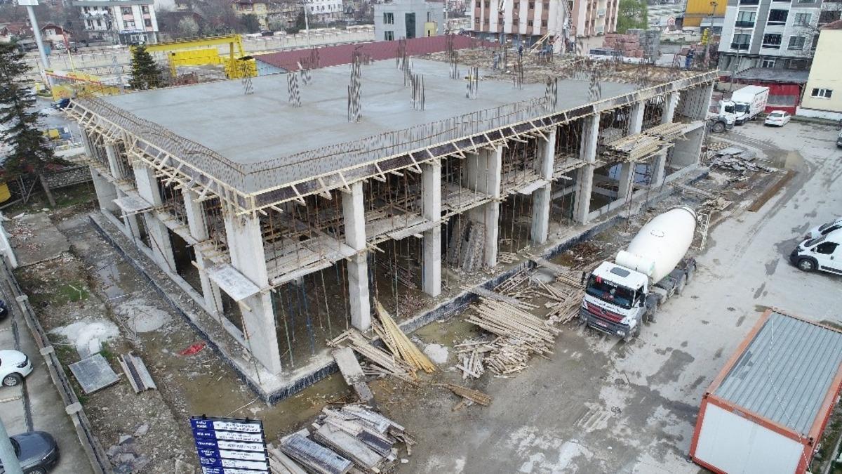 D&uuml;zce itfaiyesinin yeni hizmet binası hızla y&uuml;kseliyor