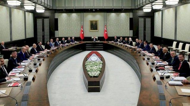 Canlı yayında flaş açıklama: Kabinedeki 6-7 bakanın değişmesi bekleniyor