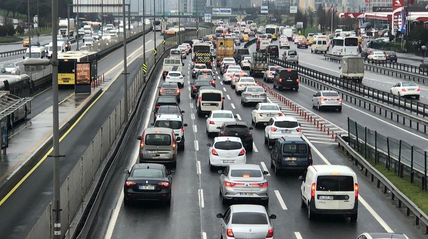 İstanbul'da trafik durumu! Mesai bitiminde yoğunluk yaşanıyor