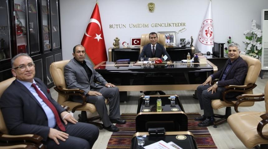 D&uuml;nya karate hakemi İsmail G&uuml;nay, M&uuml;d&uuml;r Keleş ile bir araya geldi