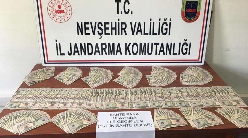 Nevşehir'de 15 bin sahte doları piyasaya sürmeye çalışan 2 kişi yakalandı