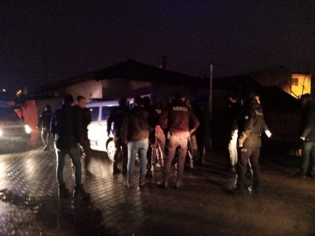 İki taraf arasında baltalı kavgaya polis m&uuml;dahalesi 1