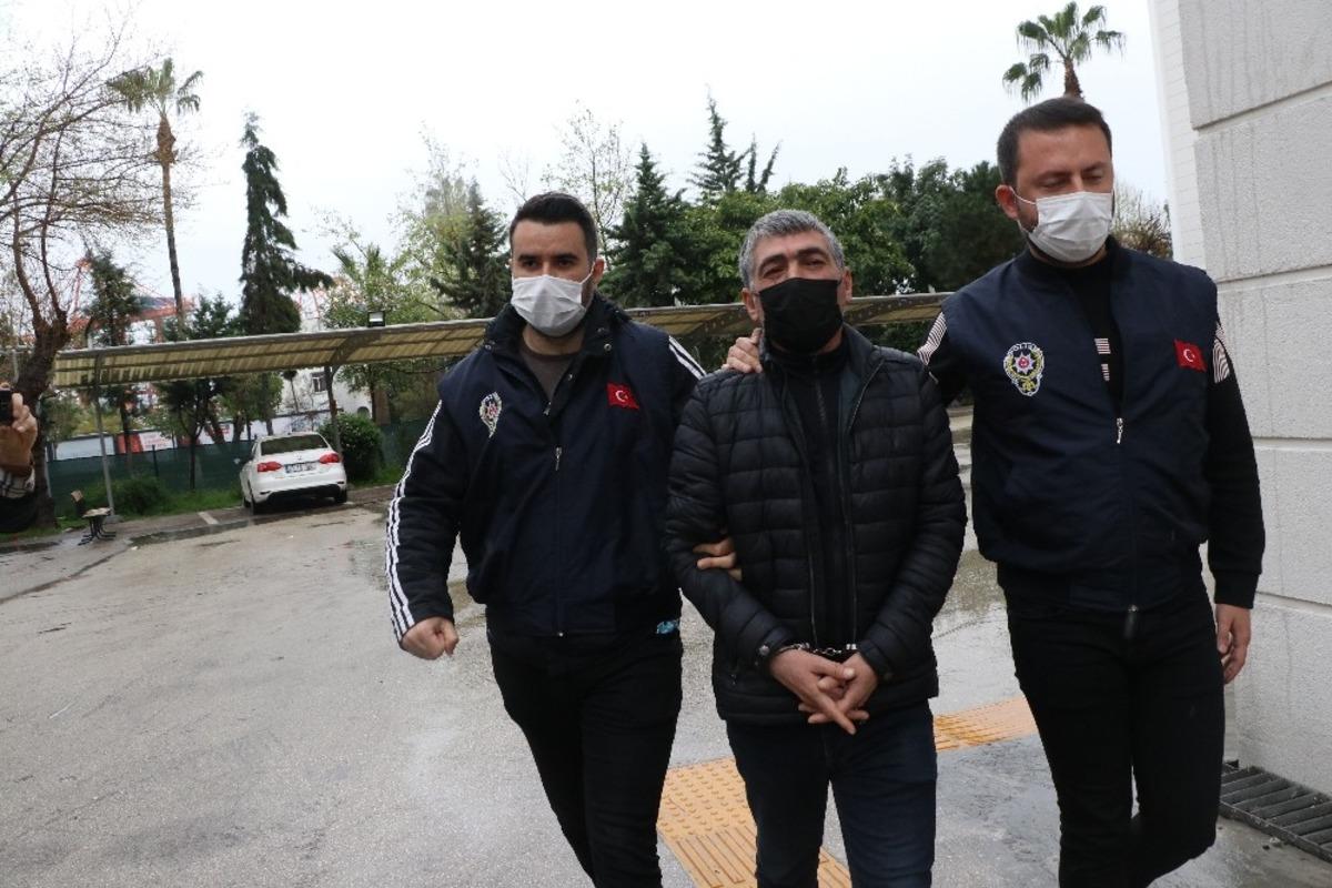 &Ccedil;ocuklarıyla tartıştığı i&ccedil;in babalarına sıkmış