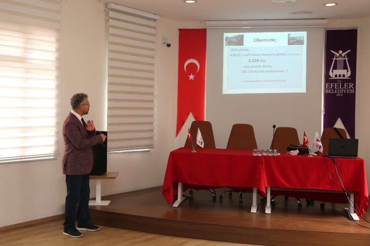 Efeler Belediyesi&rsquo;nden &uuml;cretsiz ilk yardım eğitimi