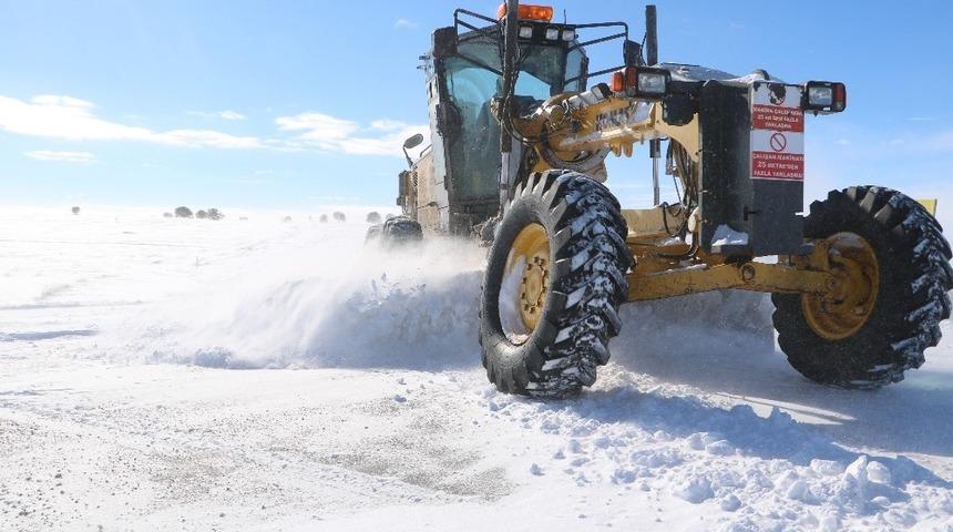 Sivas&rsquo;ta 48 k&ouml;y yolu ulaşıma kapandı