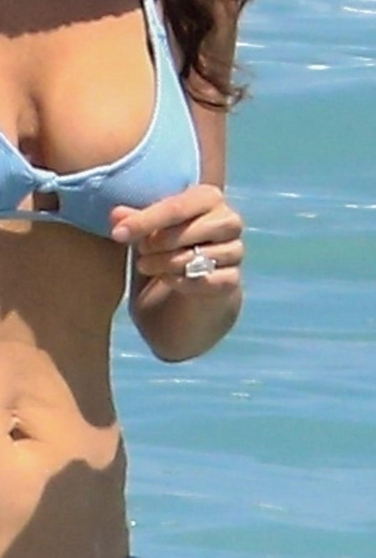 Bethenny Frankel &uuml;&ccedil; milyon dolarlık y&uuml;z&uuml;ğ&uuml;yle denizden &ccedil;ıkmadı