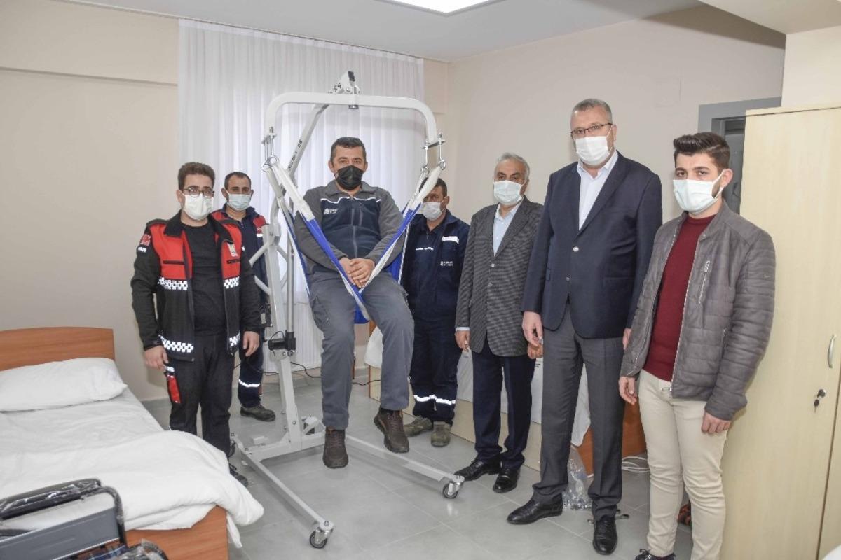 Karacabey Belediyesi, ihtiya&ccedil; sahipleri ile hayırseverler arasında k&ouml;pr&uuml; oluyor