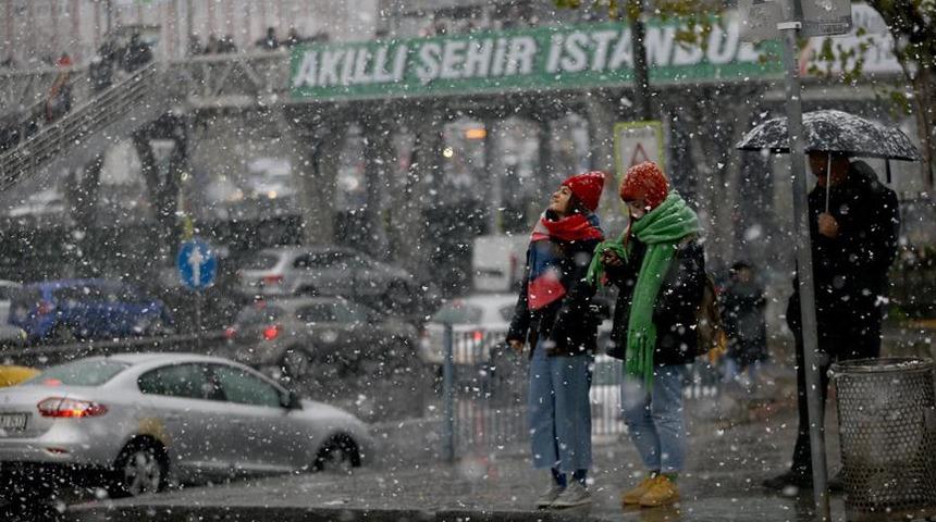 Hava sıcaklığı eksi 4 dereceye kadar düşecek! İstanbul'un çevresinde kar yağışı bekleniyor