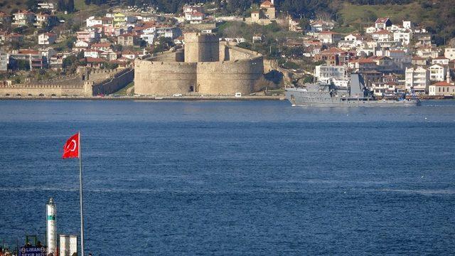 Çanakkale Boğazı’ndan peş peşe savaş gemileri geçti
