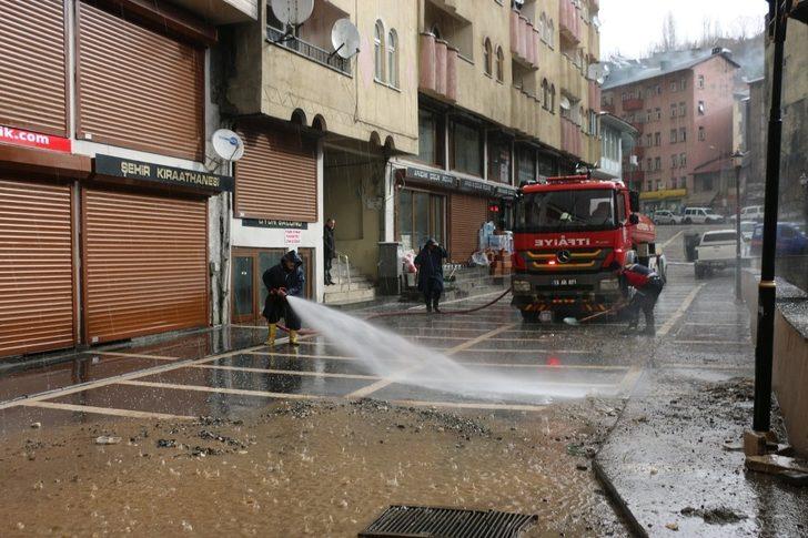 Bitlis’te tıkanan kanallar açıldı G1