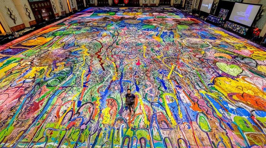 6 tenis kortu büyüklüğündeki tablo 62 milyon dolara satıldı