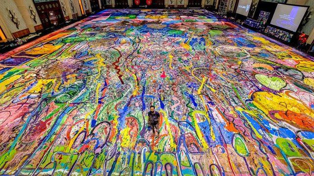 6 tenis kortu büyüklüğündeki tablo 62 milyon dolara satıldı