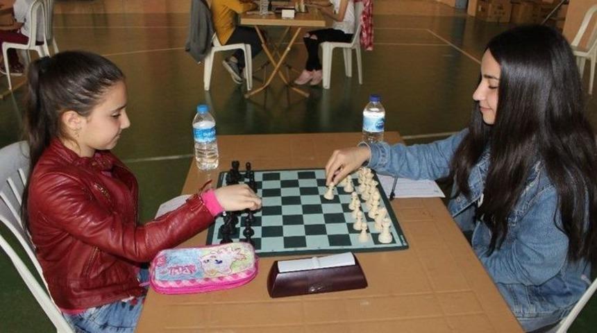 T&uuml;rkiye&rsquo;nin en b&uuml;y&uuml;k &ccedil;evrimi&ccedil;i satran&ccedil; turnuvası BŞE&Uuml;&rsquo;de başlıyor