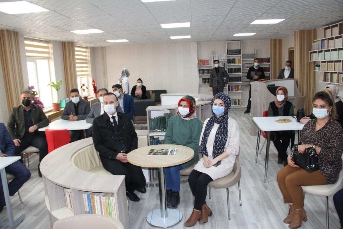 Ağrı&rsquo;da 2 meslek lisesinde oluşturulan k&uuml;t&uuml;phanelerin a&ccedil;ılışı ger&ccedil;ekleştirildi
