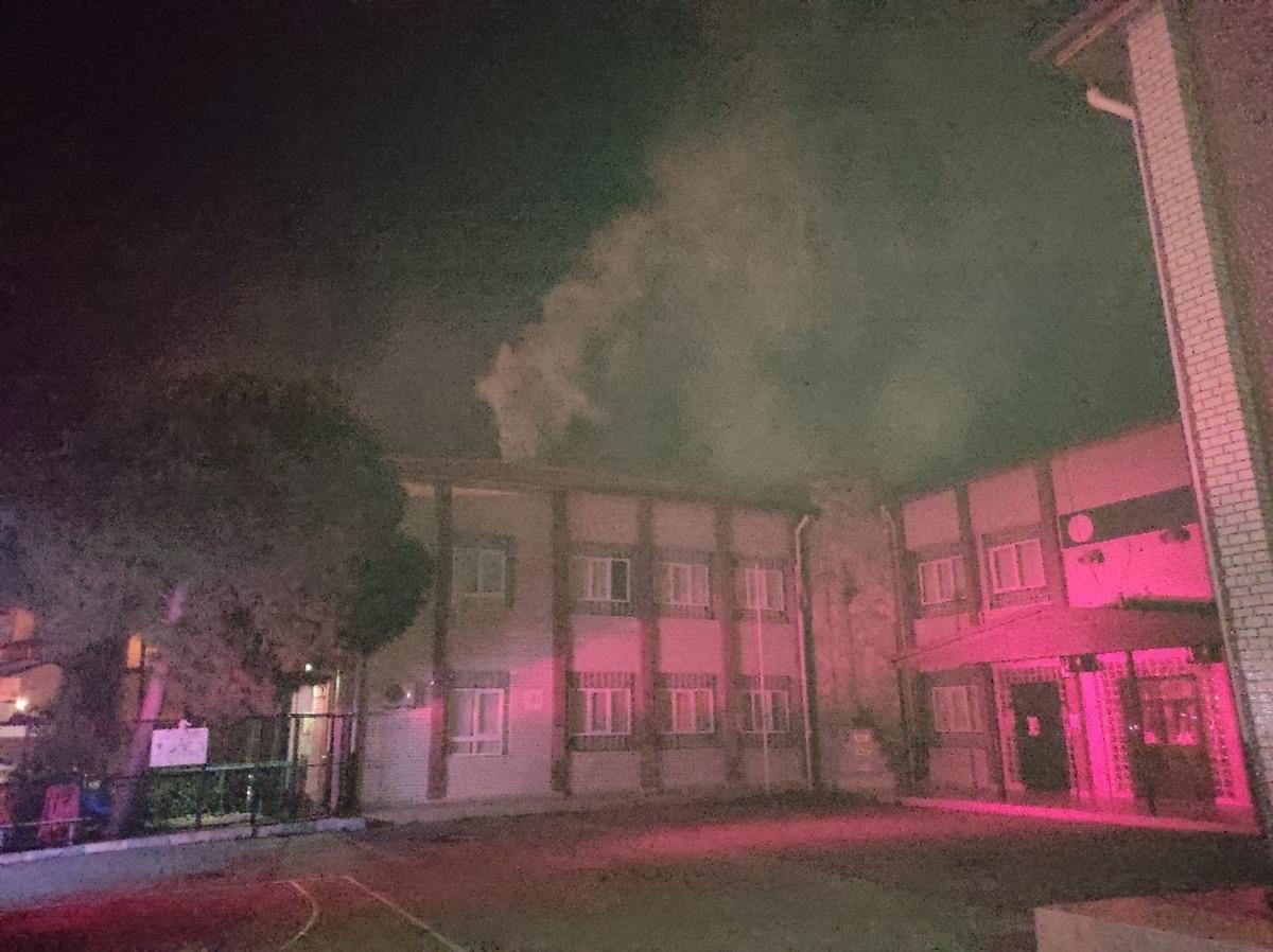 Aşırı duman ekipleri harekete ge&ccedil;irdi