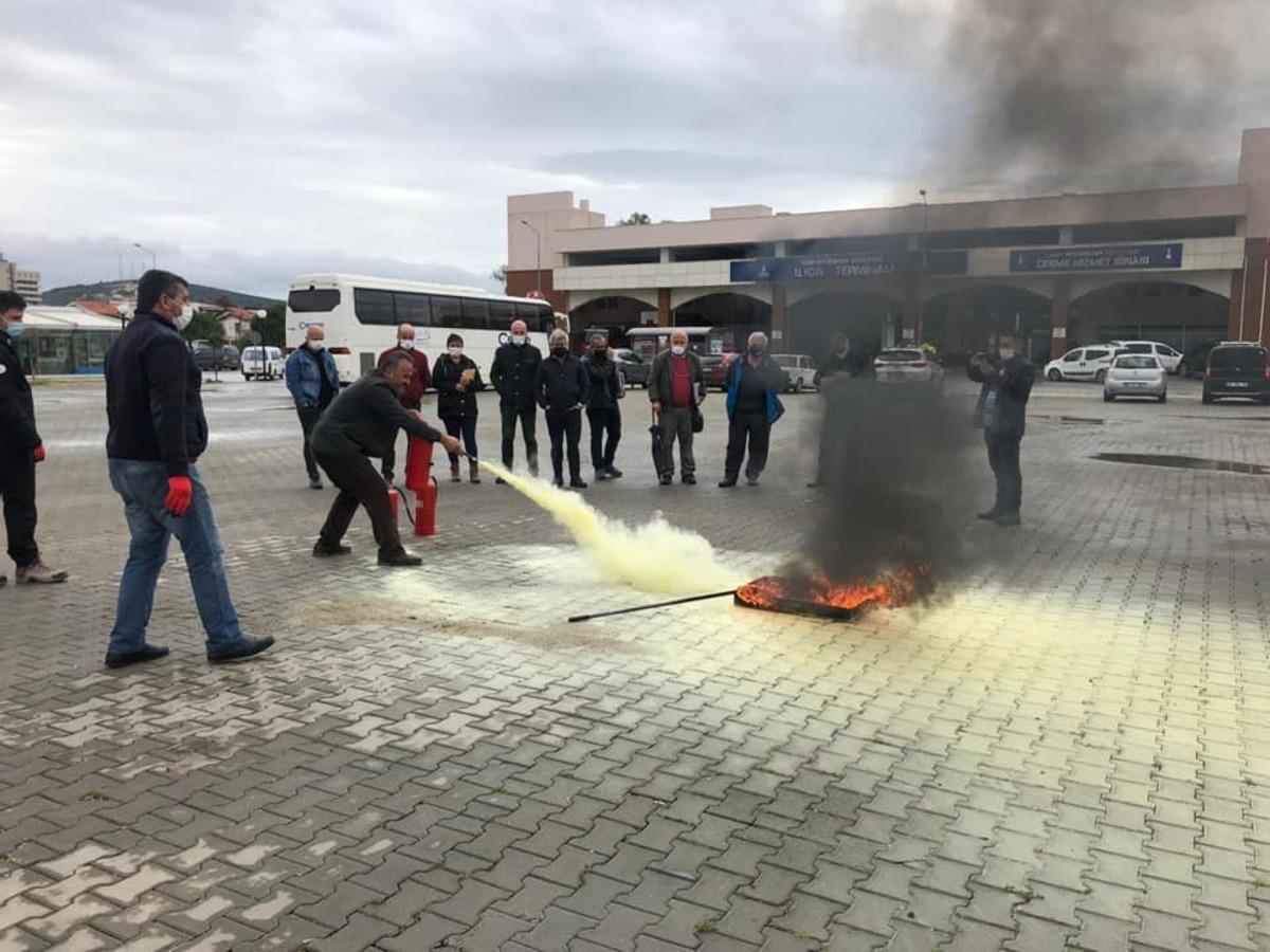 &Ccedil;eşmeli muhtarlara yangın ve doğal afet eğitimi