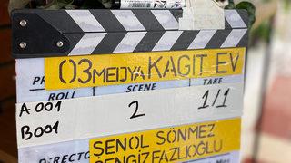 Erdal Beşikçioğlu ve Nur Fettahoğlu ikilisini bir araya getiren Kağıt Ev dizisi sete çıktı