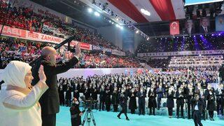 AK Parti kongresindeki kalabalık sosyal medyada olay oldu! Melih Gökçek'ten eleştirilere yanıt geldi