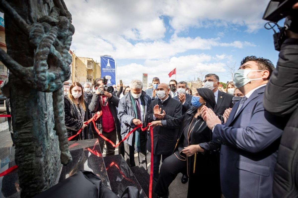 M&uuml;badele anıtı a&ccedil;ıldı