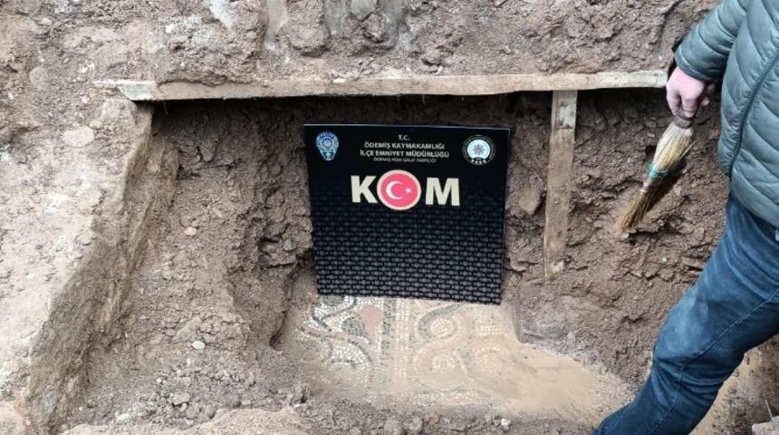 Toprağın altına g&ouml;m&uuml;l&uuml; tarihi eserler ele ge&ccedil;irildi
