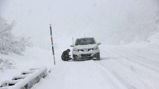 İnebolu'da kar yağışı: 34 köy yolu ulaşıma kapandı